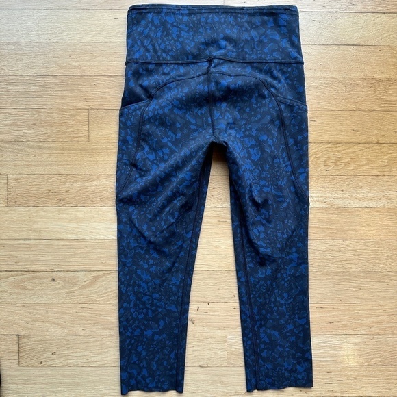 Lululemon Size 4 Fast Free Crop II 19" Leggings Non-Reflective Wild Thing Camo - Picture 8 of 14
